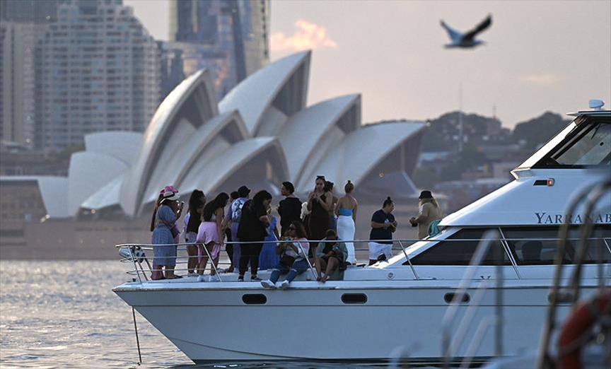 Australia reporta más de dos millones de casos de COVID-19 en 40 días debido a la variante ómicron