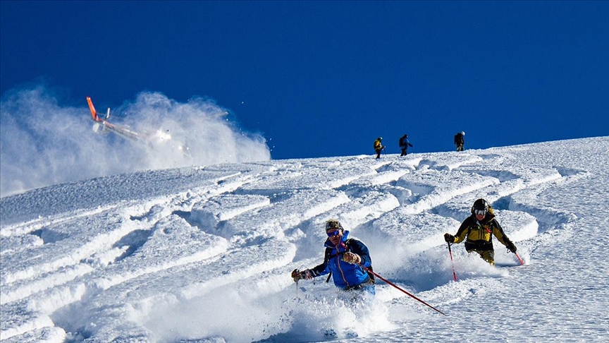 Kaçkar Dağları'nda 'heliski' heyecanı sürüyor