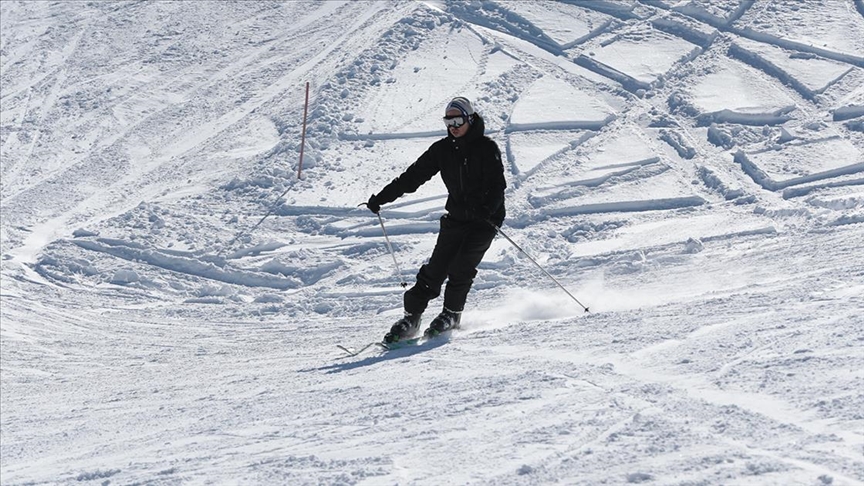 Kayak merkezlerinde en fazla kar kalınlığı Kartalkayada ölçüldü