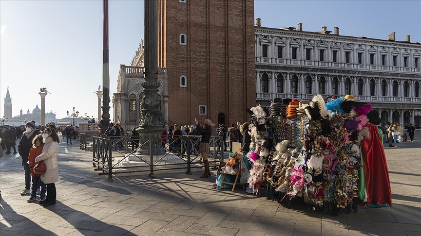 Tarihi Venedik Karnavalı başladı