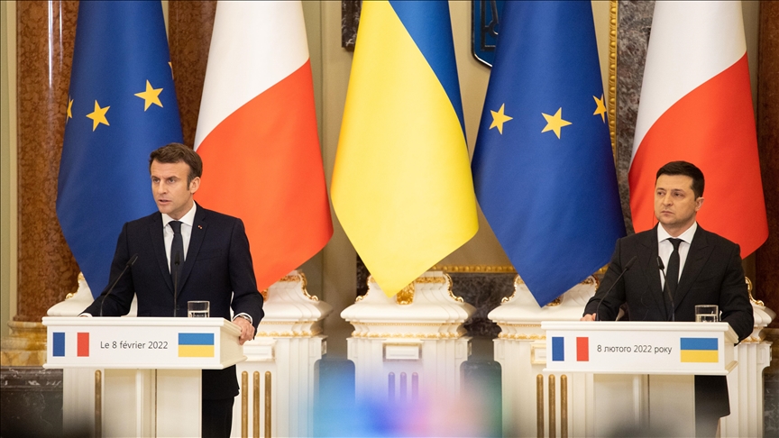 Ukrainian president discusses security situation with French counterpart