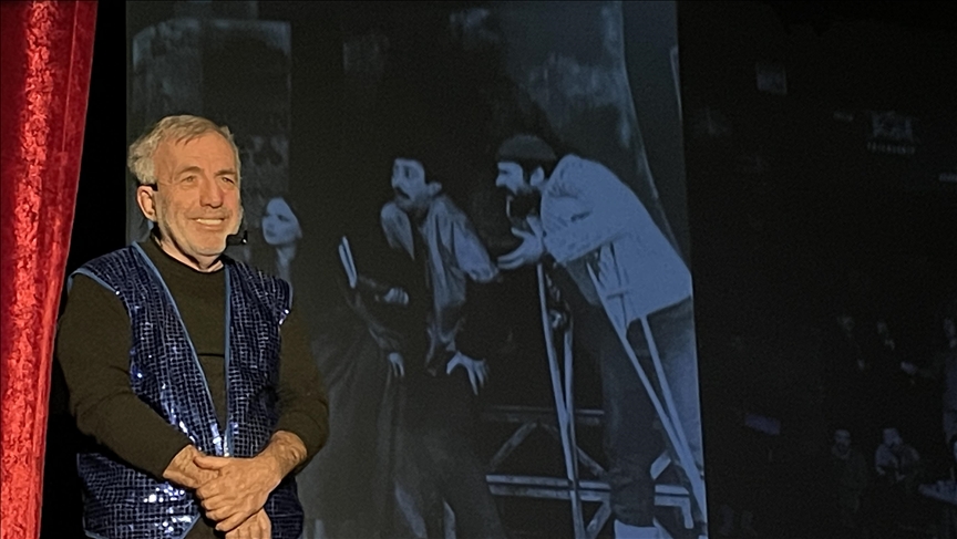 Usta oyuncu Ulvi Alacakaptan sahnede geçen 53 yılını anlattı