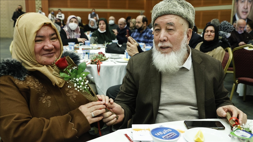 Evlilikte 40 yılı aşan çiftler '41 Kere Maşallah' programında buluştu