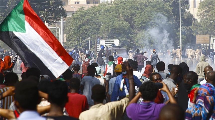 Thousands of Sudanese protest near parliament for civilian rule