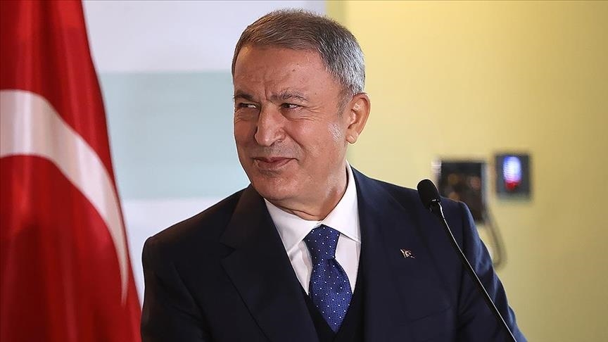 Министр национальной обороны Турции вылечился от коронавируса