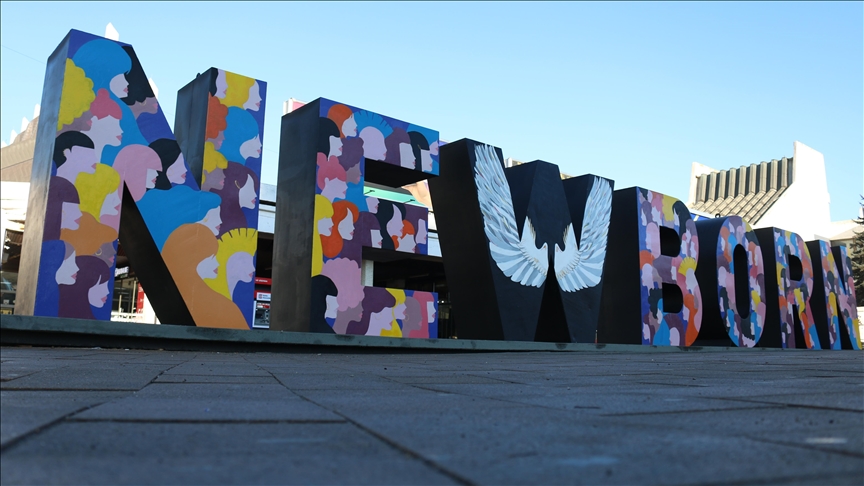 NEWBORN, monumenti simbol i pavarësisë së Kosovës