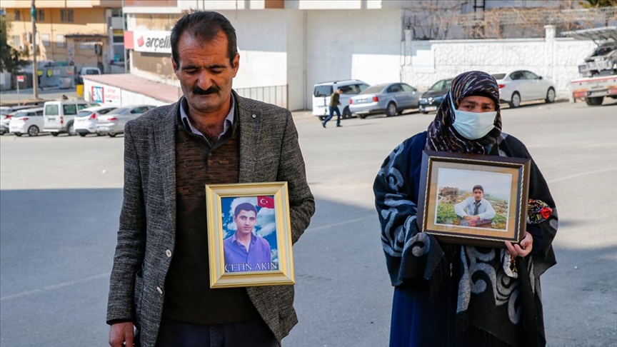 Diyarbakır annelerinin oturma eylemine 2 aile daha katıldı: Oğlum gelip Türk adaletine teslim olsun