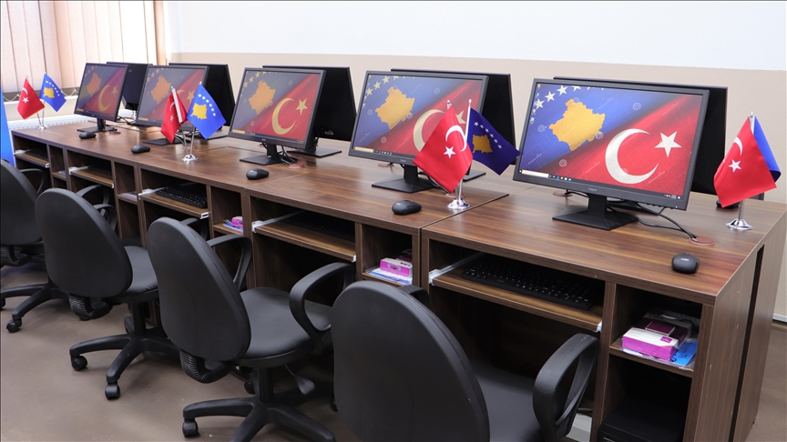 Ushtria turke mbështet arsimin në Kosovë