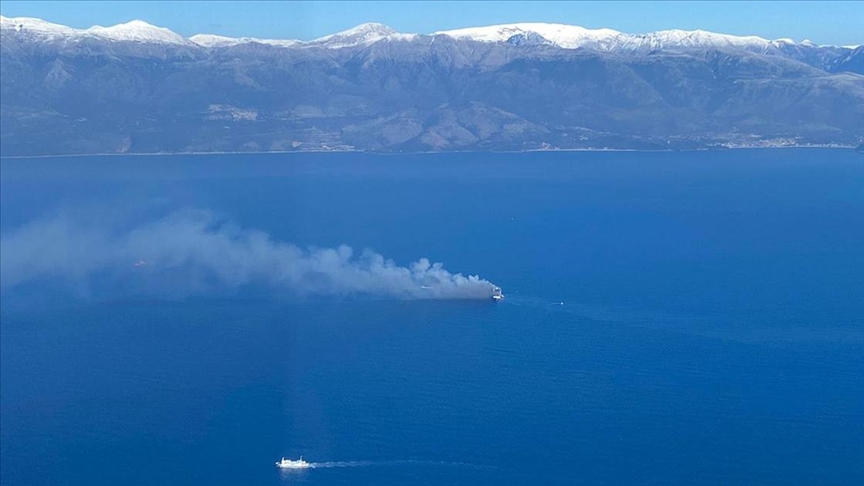 Yunanistan'da yangın çıkan feribotta ulaşılamayan Türk vatandaşı kurtarıldı