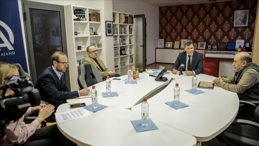 Federalni premijer Novalić posjetio Ured Anadolu Agency (AA) u Sarajevu
