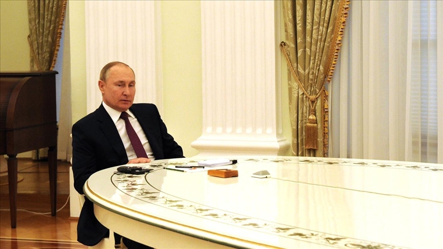 Putin discusses Ukraine with Russian Security Council
