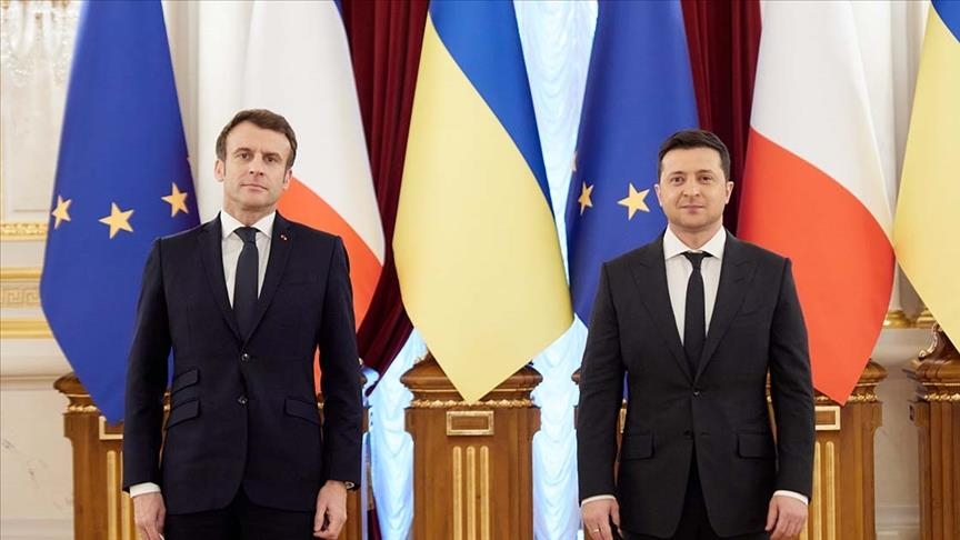 Ukrainian, French presidents discuss situation in Donbas