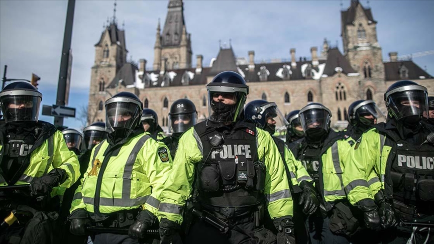 Kanada polisi Ottawa’daki göstericilere karşı kimyasal madde kullandı