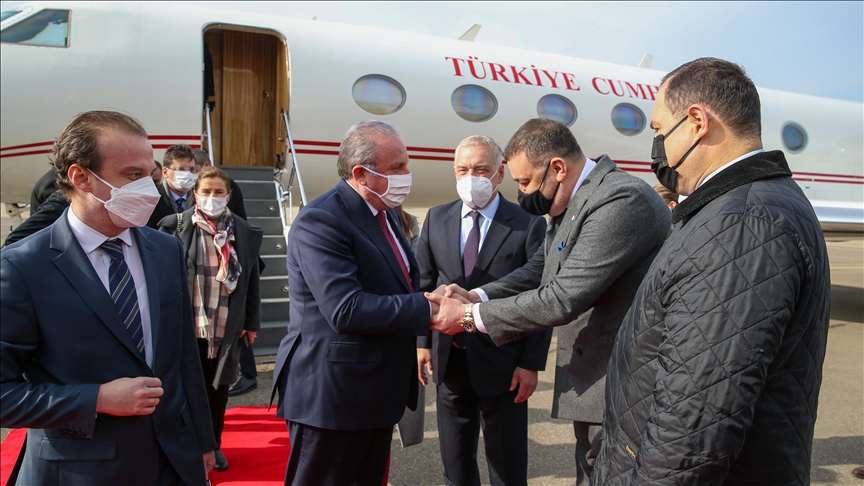 TBMM Başkanı Şentop ve beraberindeki parlamento heyeti Tiflis’e geldi