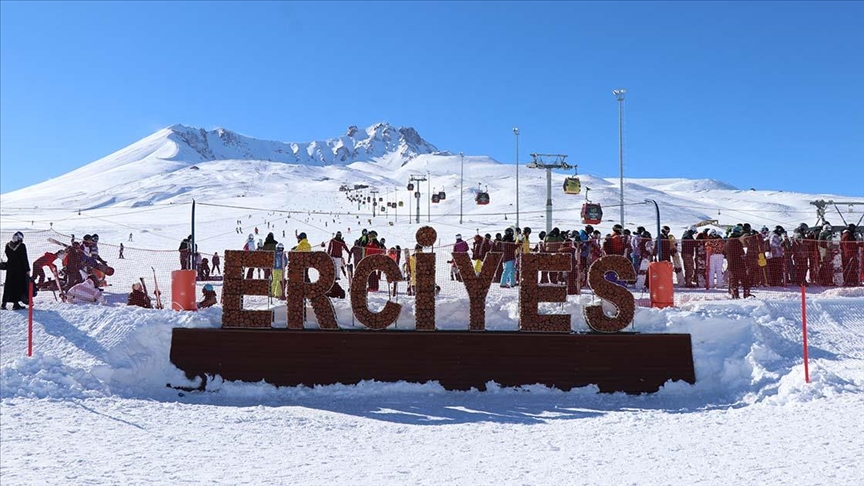 Erciyes'e gelen turistler Kayseri'nin tarihini de öğreniyor