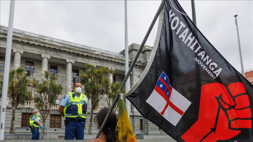 Anti-COVID mandate protesters in New Zealand clash with police again