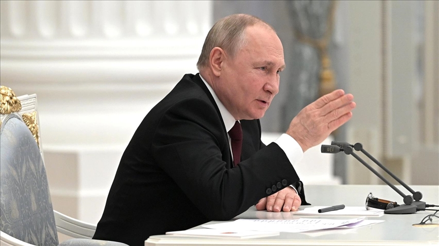 Putin, Rus ordusuna sözde Donetsk ve Lugansk Cumhuriyetlerine barışın korunması talimatını verdi