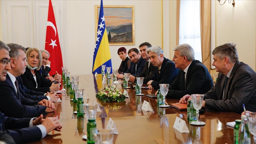 Džaferović sa delegacijom Velike narodne skupštine Turkiye: Unapređivati saradnju u ekonomiji i trgovinskoj razmjeni