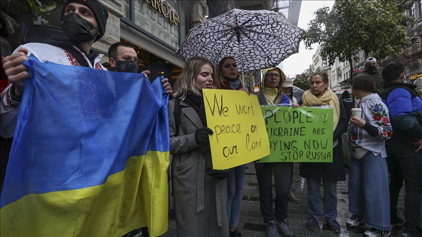 Rusya'nın Ukrayna'ya askeri müdahalesi İstanbul'da protesto edildi