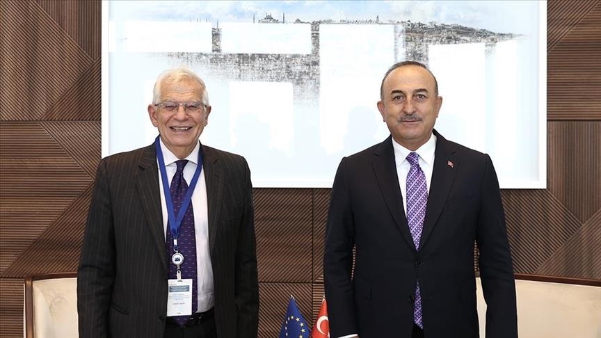 Turkish foreign minister discusses Ukraine with EU official