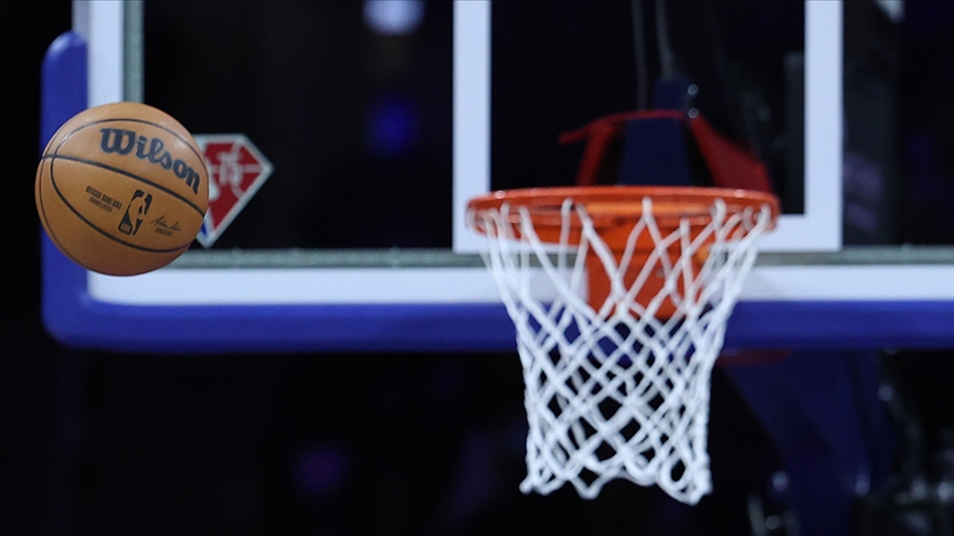 NBA'de Mavericks, 19 sayı geriden gelerek Warriors'ı yendi