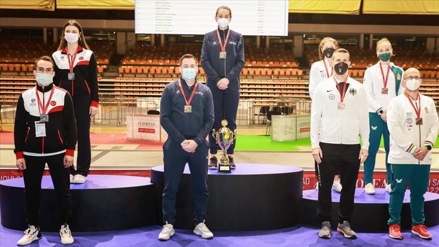 Milli eskrimci Nisanur Erbil’den gençlerde en iyi Avrupa derecesi Milli eskrimci Nisanur Erbil’den gençlerde en iyi Avrupa derecesi