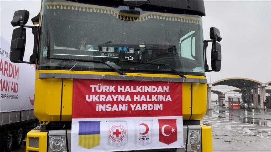 Turkiye’s humanitarian aid to Ukraine arrives at Romanian border