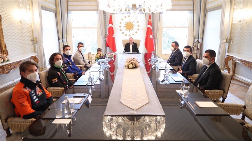 Cumhurbaşkanı Erdoğan, milli motosikletçileri kabul etti