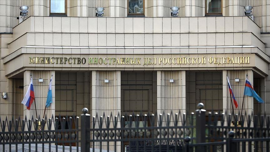 Бывший глава МИД России Андрей Козырев призвал всех российских дипломатов подать в отставку