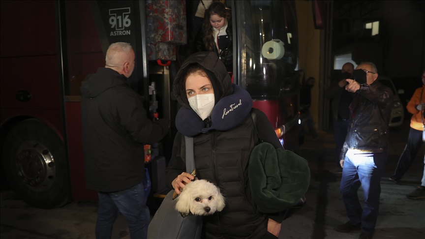 Nearly 100 Ukrainian refugees arrive in Greece