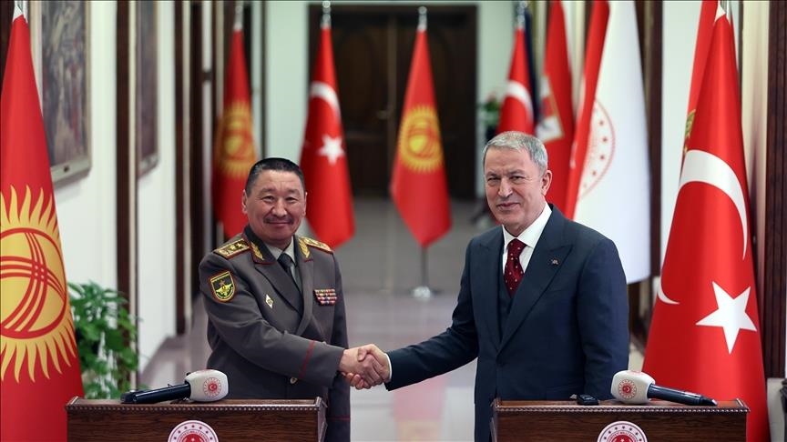 دیدار وزیران دفاع ترکیه و قرقیزستان در آنکارا