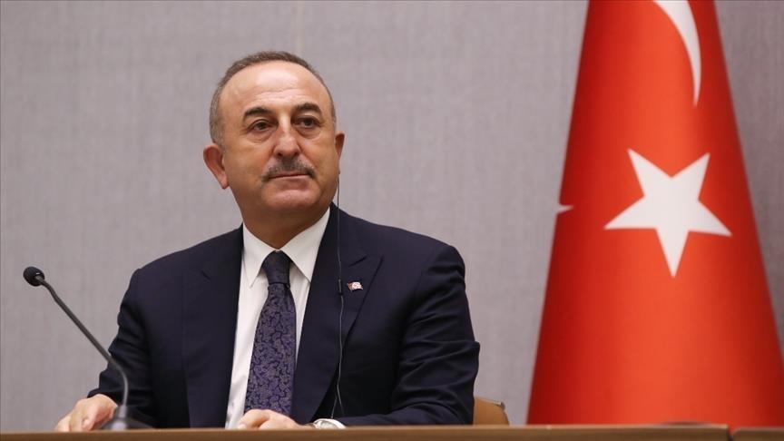 Чавушоглу: Турция не обязана встать на чью то сторону
