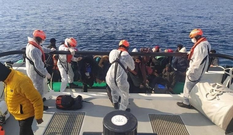 Dozens of irregular migrants rescued off western Turkiye