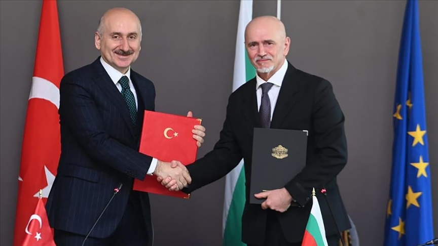 Bakan Karaismailoğlu: Bulgaristan ile geçiş belgesi kotalarında önemli artış sağladık