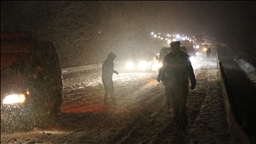 Denizli-Antalya kara yolu kar yağışı nedeniyle ulaşıma kapandı