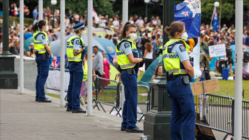 40 personnel hurt as New Zealand police break up anti-vaxxers camp