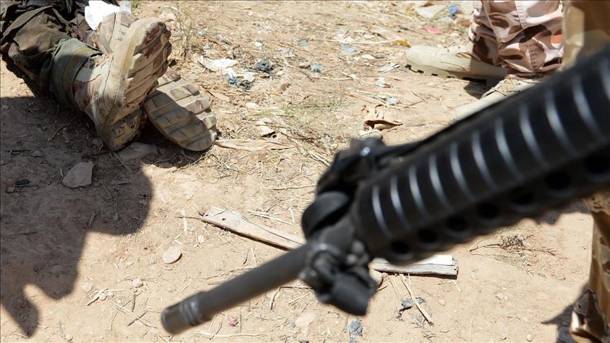 وقفة احتجاجية تدين قرارا حوثيا بإعدام وسجن 13 شخصا