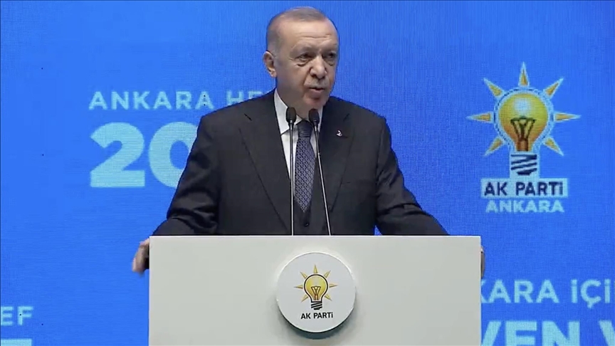 Cumhurbaşkanı Erdoğan: Yuvarlak masa etrafında yer beğenmeyenlere milletim gereken yeri gösterecektir