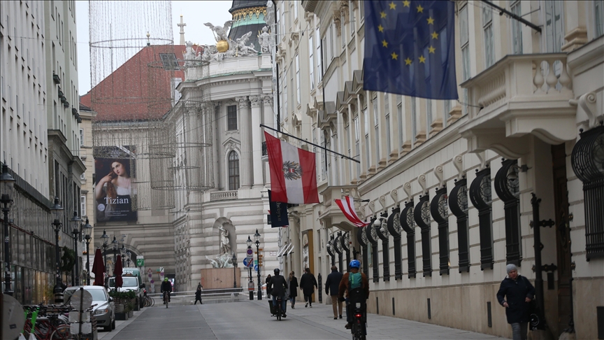 Austrija: Ukinute gotovo sve epidemiološke mjere, zbog neslaganja sa odlukom ministar zdravlja podnio ostavku
