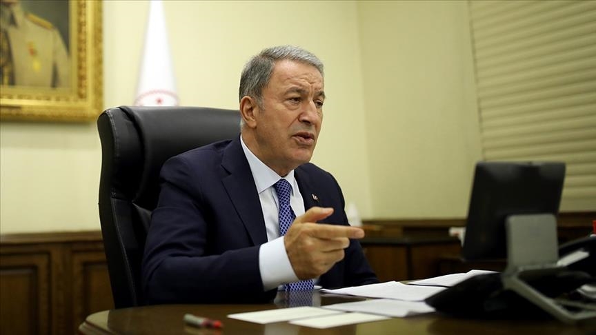 Хулуси Акар призвал к прекращению огня в Украине