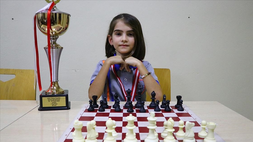 Minik Elif Dilanın satrançta hedefi Avrupa ve dünya şampiyonluğu