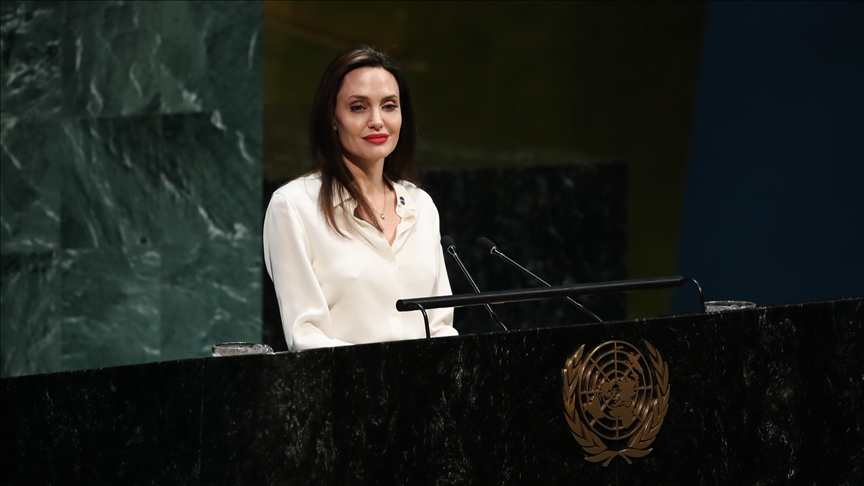 Angelina Jolie visits refugees in war-torn Yemen