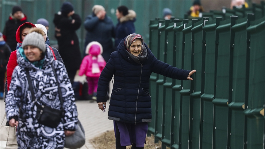 BM: 1 milyon 735 bin 68 mülteci Ukrayna'dan komşu ülkelere geçti