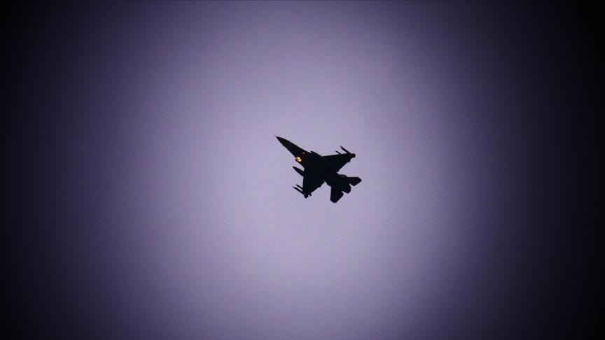 French fighter jets fly over Poland as part of NATOs deterrence strategy