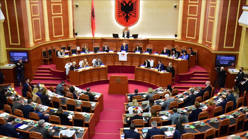 Kuvendi i Shqipërisë miraton rezolutën për mbështetjen e sovranitetit të Ukrainës