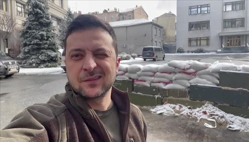 Zelenskiy başkanlık ofisinden halka seslendi: Kiev'de kalıyorum, saklanmıyorum, korkmuyorum