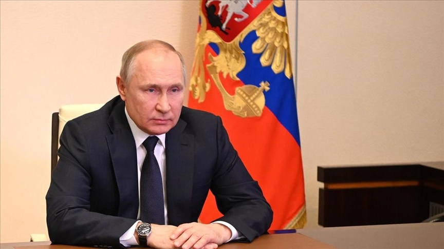 Putin orders gov't to draft banned imports/export list