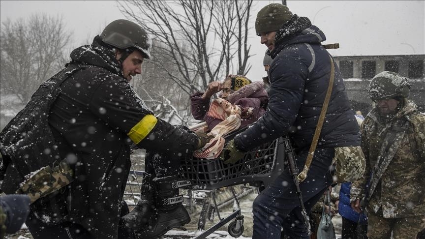 Digel berfê li Îrpîna bajarê Ukraynayê texliyekirin didome