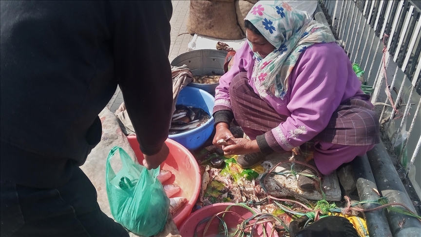 Oldest women entrepreneurs fading fast in Kashmir