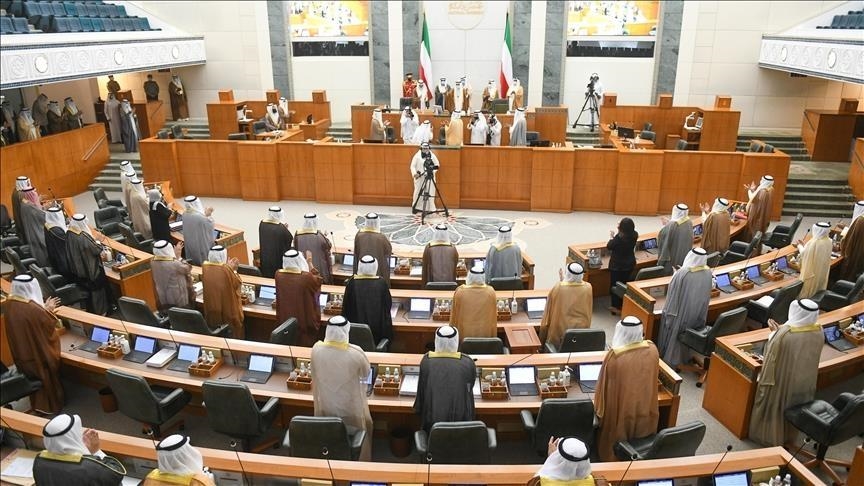 الكويت.. 10 نواب يتقدمون بطلب لسحب الثقة من وزير الأشغال